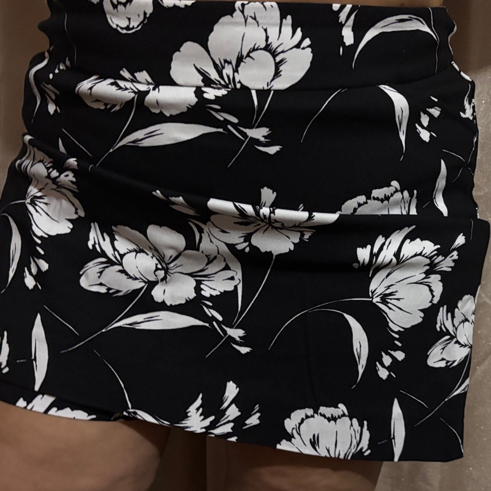 Coral Bay Black and White Floral A-Line Skirt